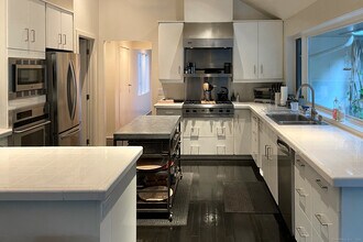 118 Lyons Plain Rd in Weston, CT - Building Photo - Building Photo
