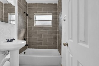 700 NW 14th Terrace in Fort Lauderdale, FL - Building Photo - Building Photo