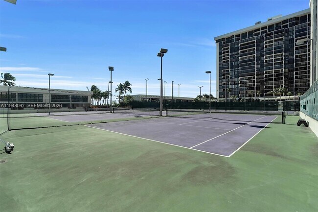1865 Brickell Ave, Unit 1501 in Miami, FL - Building Photo - Building Photo