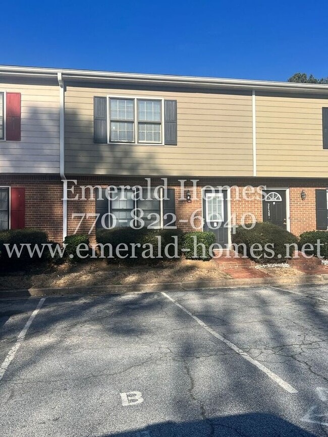 property at 2130 Kings Gate Cir SW