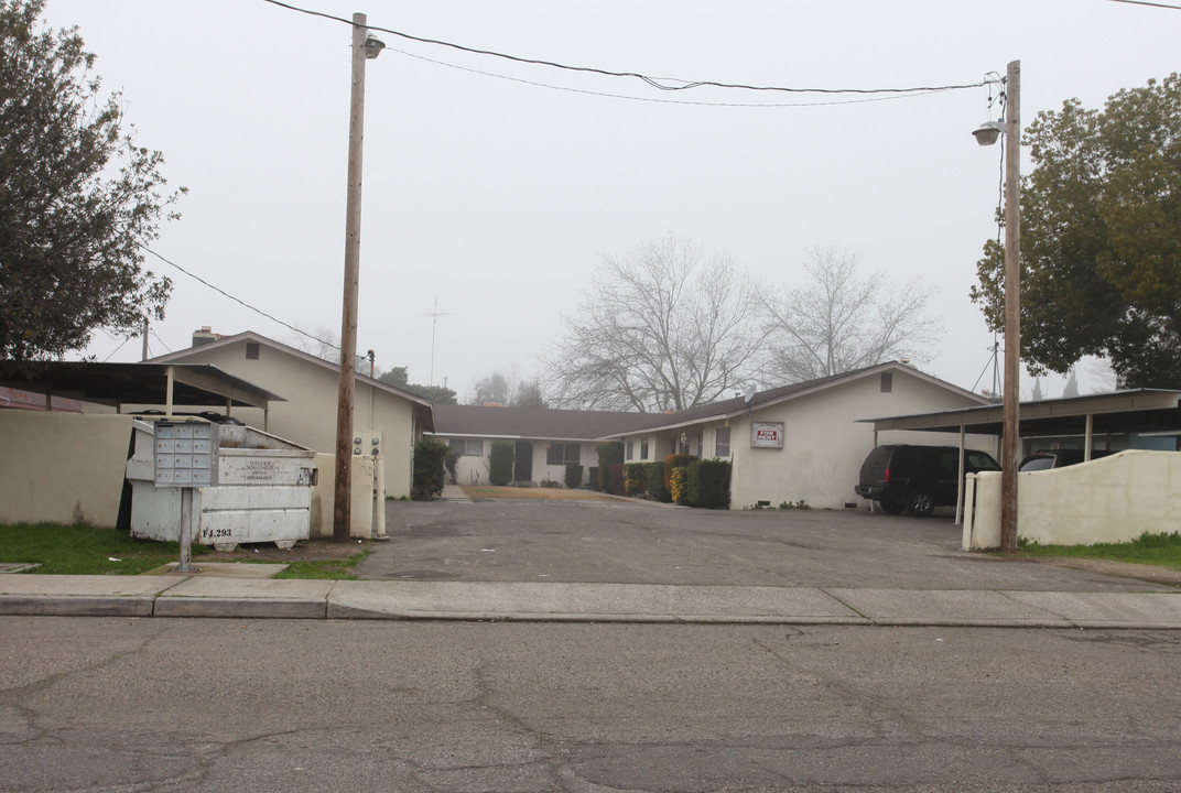 275 Clifford Ave in Turlock, CA - Building Photo