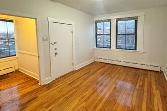 918 Cambridge St, Unit 918-01 in Cambridge, MA - Building Photo - Building Photo