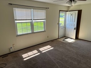 41056 Butternut Park Ct in Elyria, OH - Building Photo - Building Photo