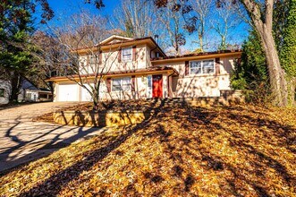 1058 18th Ave NW in Hickory, NC - Building Photo - Building Photo