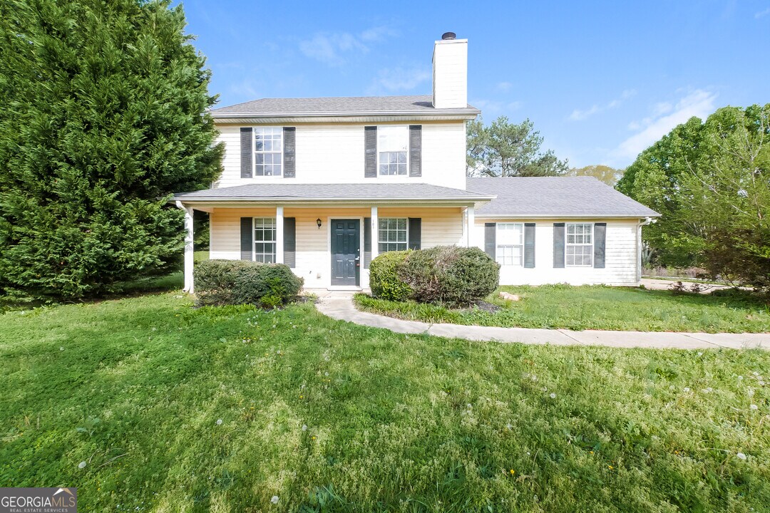 101 Bradesbury Ln in Locust Grove, GA - Building Photo