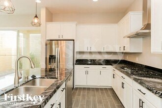 10755 Blackrock Canyon Ave in Las Vegas, NV - Building Photo - Building Photo