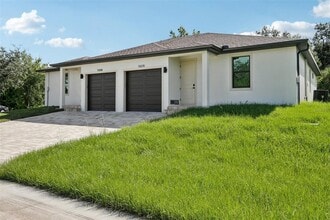 10368 Port Everglades St in Port Charlotte, FL - Building Photo - Building Photo