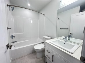 660 Beach Rd in Qualicum Beach, BC - Building Photo - Building Photo