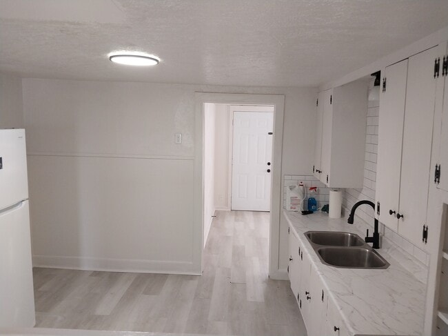 630 W King Ave, Unit 630 W King, Unit E in Kingsville, TX - Foto de edificio - Building Photo