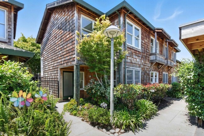property at 560 Centre Ct