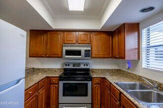 3330 W Danbury Dr in Phoenix, AZ - Building Photo - Building Photo
