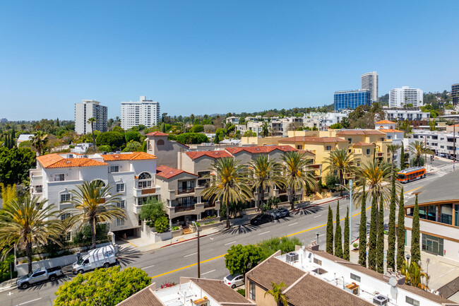 The Desmond Condominiums in West Hollywood, CA - Building Photo - Building Photo