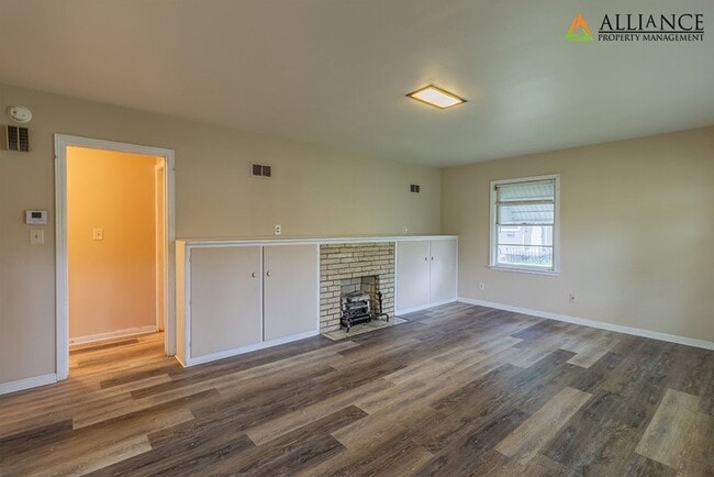 1845 College Heights Rd in Manhattan, KS - Foto de edificio - Building Photo