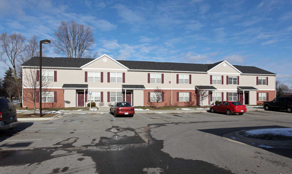 Island City Apartments in Eaton Rapids, MI - Building Photo