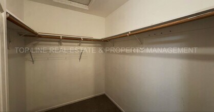 3443 N Jackie St in Visalia, CA - Foto de edificio - Building Photo