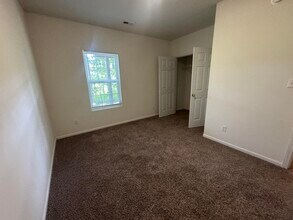 3410 E St Charles Rd in Columbia, MO - Building Photo - Building Photo