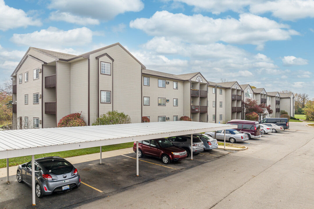 Ivan Woods in Lansing, MI - Building Photo