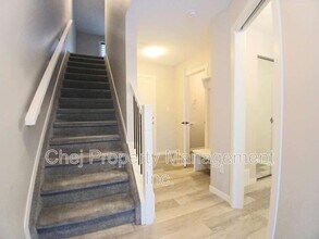 1244 Aster Blvd in Edmonton, AB - Building Photo - Building Photo