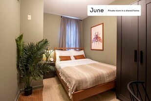 Room in Shared 3 bed/1 bath home in New York, NY - Building Photo