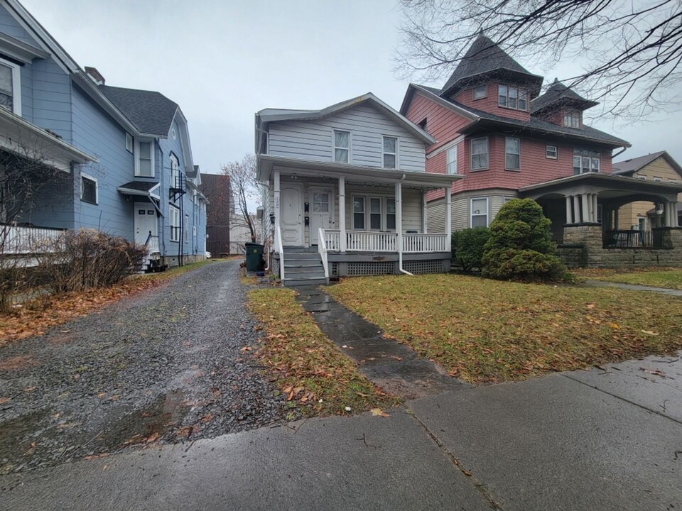 229 Meigs St in Rochester, NY - Building Photo