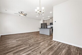 1004 Merritt Dr in Villa Rica, GA - Foto de edificio - Building Photo