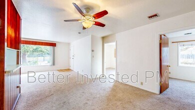 2250 Old River Rd in Ukiah, CA - Building Photo - Building Photo