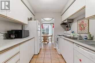 302 College Ave W in Guelph, ON - Building Photo - Building Photo