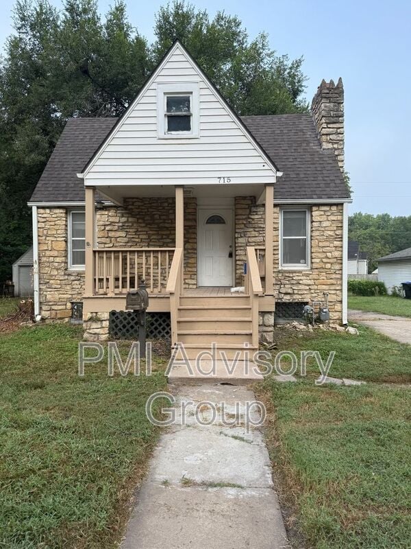 property at 715 SW Wayne Ave