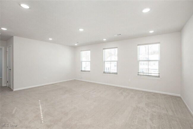 9260 Preserve Way in Olmsted Falls, OH - Building Photo - Building Photo
