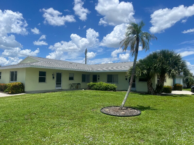 2509 Terry Ln in Sarasota, FL - Foto de edificio