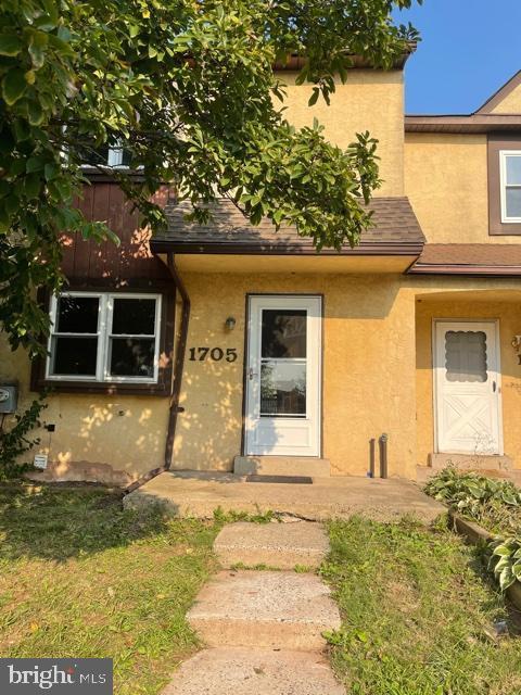 1705 Walnut Ridge Dr in Pottstown, PA - Building Photo