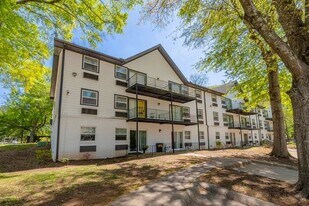 2006 Northlake Pkwy in Tucker, GA - Building Photo