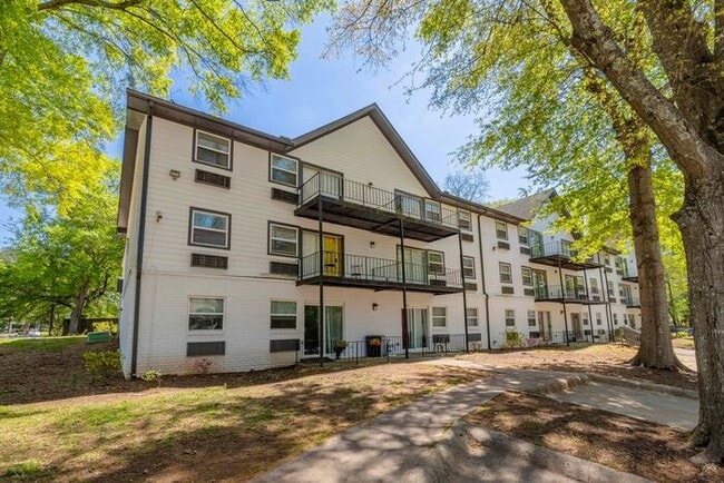 property at 2006 Northlake Pkwy