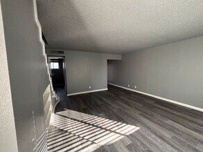 6052 N College Ave in Fresno, CA - Building Photo - Building Photo