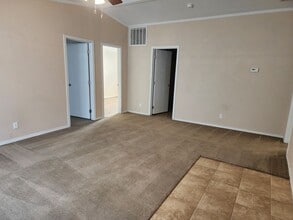 313 E Lime St in Portales, NM - Building Photo - Building Photo