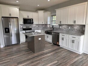 824 Otter Creek Rd in Vine Grove, KY - Building Photo - Building Photo