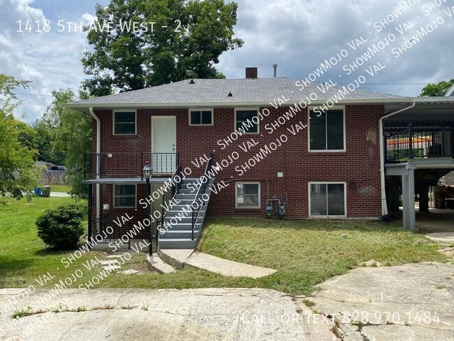 1418 5th Ave W in Hendersonville, NC - Building Photo - Building Photo