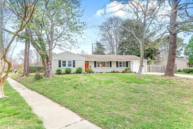3784 Starlighter Dr in Virginia Beach, VA - Building Photo - Building Photo