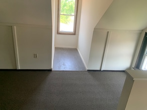 244 Main St-Unit -2nd Flr in Hellertown, PA - Building Photo - Building Photo