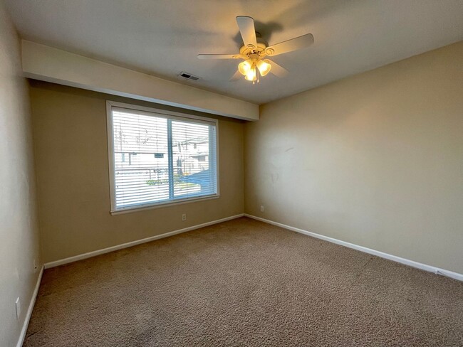 686 E Union Garden Ct S in Midvale, UT - Building Photo - Building Photo