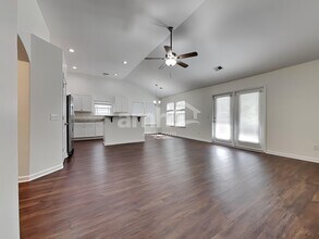 69 Crystal Lake Dr in Savannah, GA - Building Photo - Building Photo