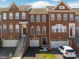 42033 Bushclover Terrace in Stone Ridge, VA - Building Photo