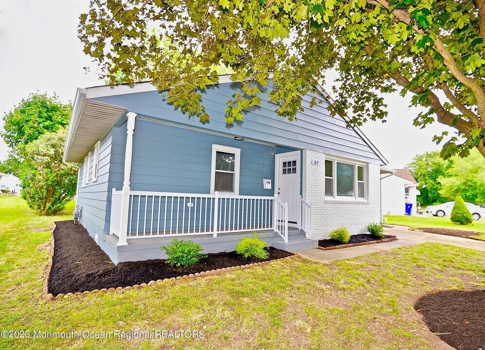 57 Golden Glow Circus in Toms River, NJ - Building Photo