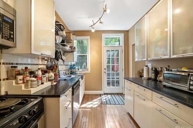 property at 3150 Linwood Ave