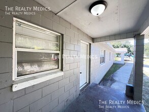 1118 Tuskegee St in Leesburg, FL - Building Photo - Building Photo