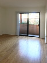 4627 Finley Ave, Unit 104 in Los Angeles, CA - Building Photo - Building Photo