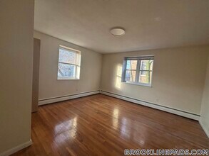 110 Babcock St, Unit 21 in Brookline, MA - Foto de edificio - Building Photo