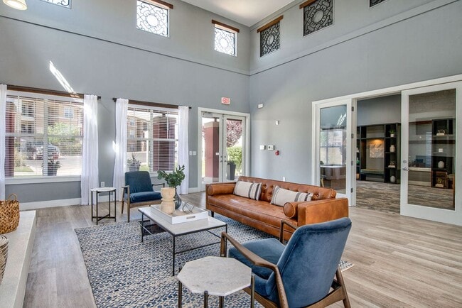 Villas at Zaragosa in El Paso, TX - Foto de edificio - Building Photo