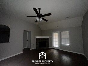 9292 Acadia Pl in Cordova, TN - Foto de edificio - Building Photo