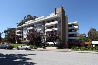 Skyline Terrace in Burlingame, CA - Building Photo - Building Photo